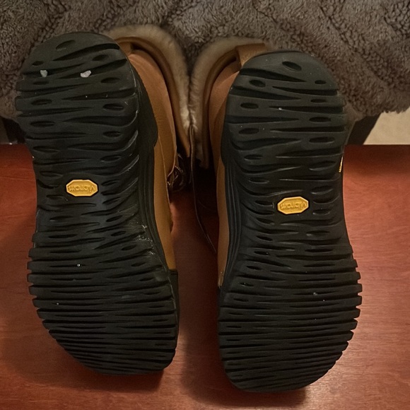 UGGS Adirondack Boot II - Picture 4 of 15